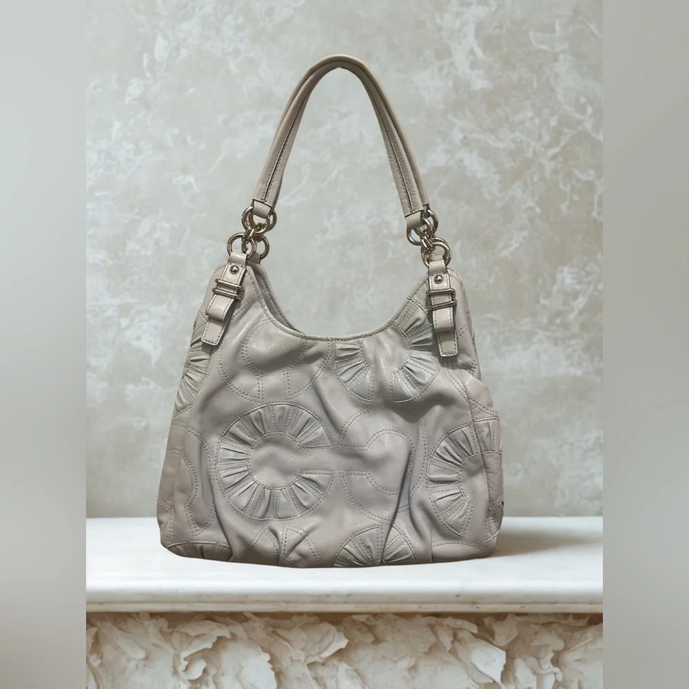 Coach Classic Leather Purse – Retired Style – Clean & Chic Light Gray